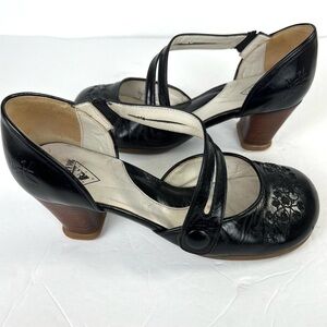John Fluevog Operetta Black Leather Mary Jane Heels Size 8 Portugal Whimsigoth